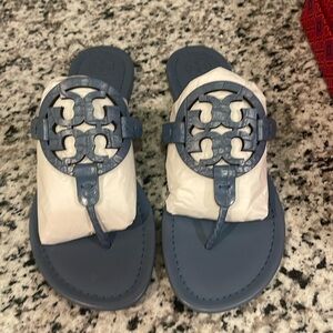 NIB size 9 Tory Burch Miller Thong Sandals Blue Yonder croc embossed